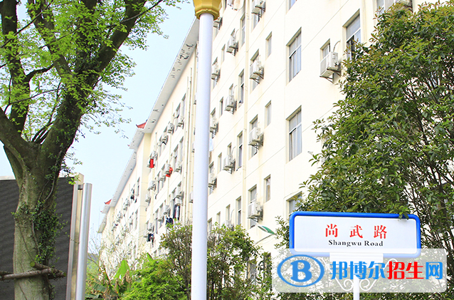 武漢航海職業(yè)技術(shù)學院2021年招生辦聯(lián)系電話